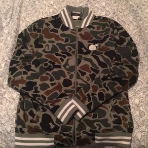 Hundreds duck camo bomber in xl